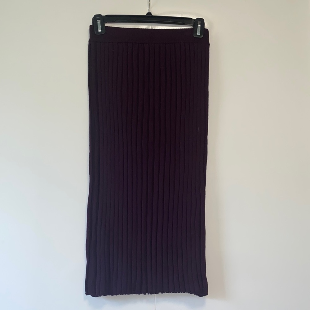 Wear&Flair brand deep plum/purple size Medium,  large-ribbed a-line midi skirt